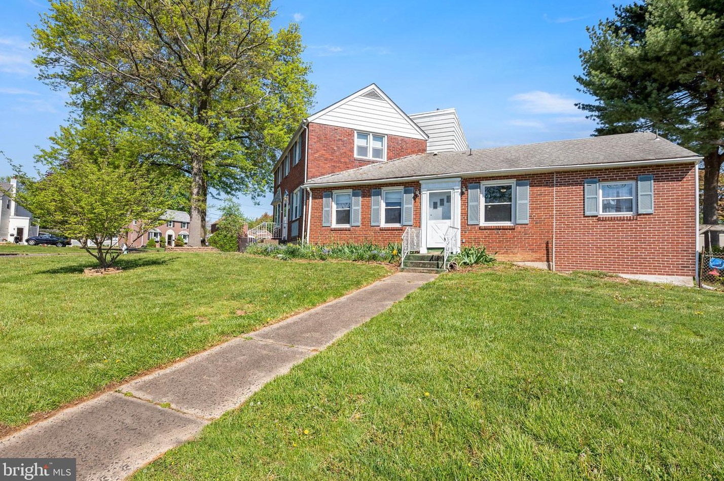 601 E Springfield Rd, Coal Township, PA 19064