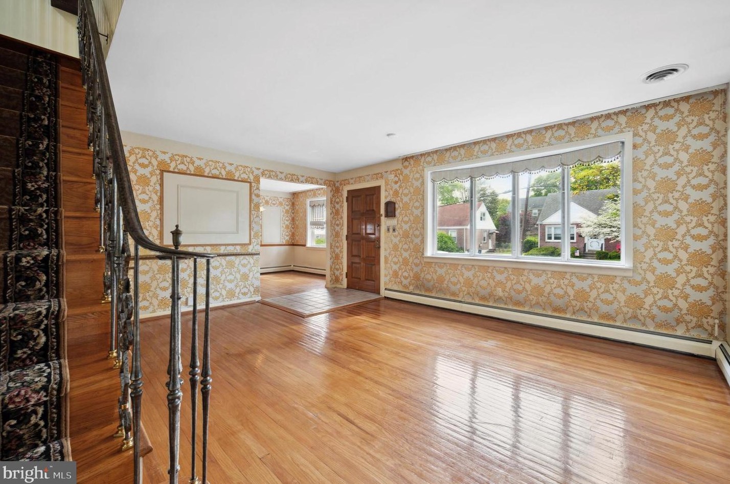 1021 Old Ln, Oakview, PA 19026