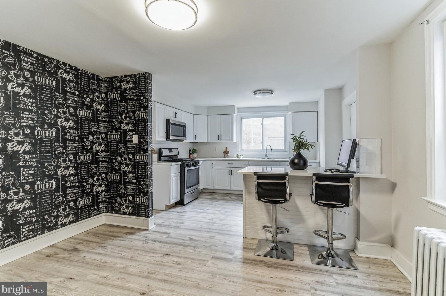 240 Maypole Rd, Upper Darby PA  19082-4106 exterior