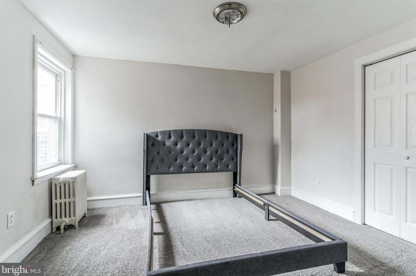 240 Maypole Rd, Upper Darby PA  19082-4106 exterior