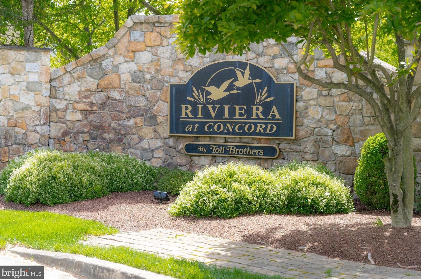 26 Cassin Hill Rd, Boothwyn, PA 19060