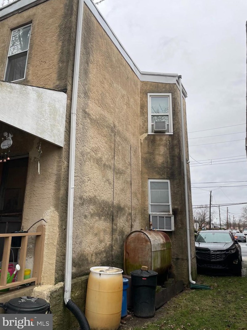 818 Sharon Ave, Sharon Hill, PA 19079-2327
