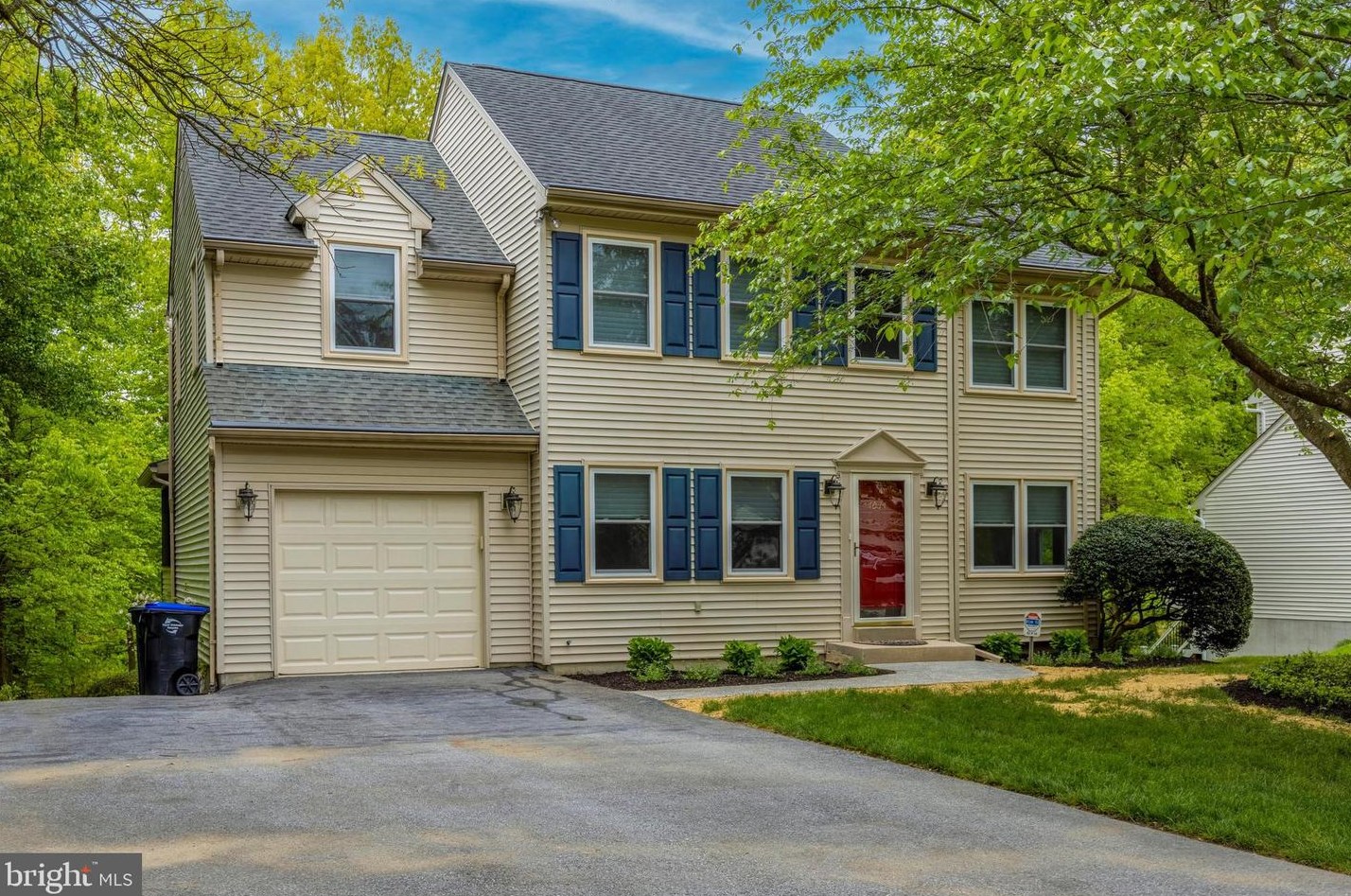 4014 Fox Mill Dr, Boothwyn, PA 19061