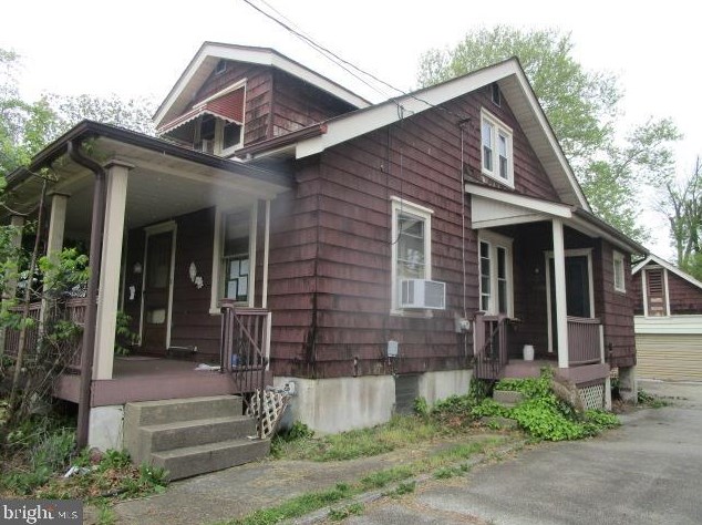613 10th Ave, Prospect Park, PA 19076