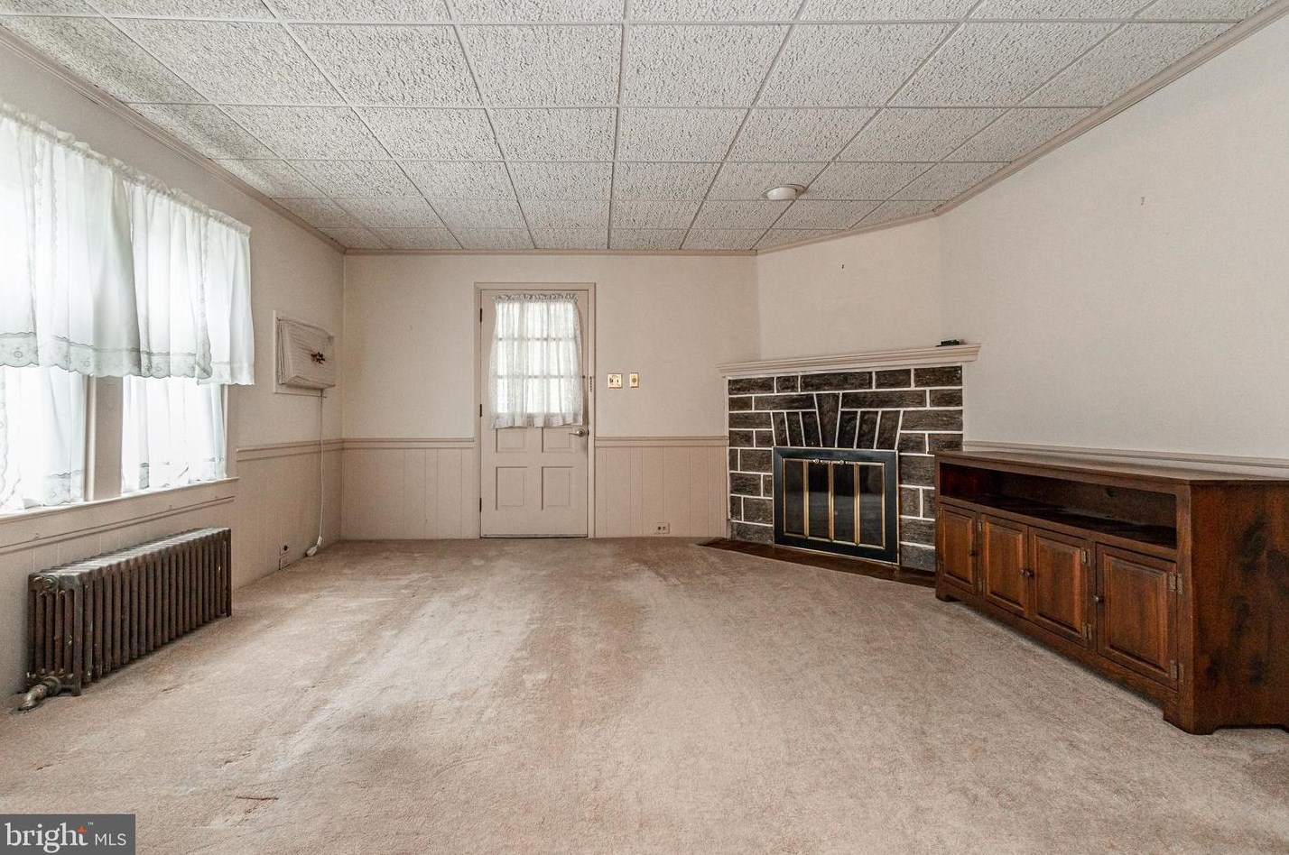 532 Lehann Cir, Coal Township, PA 19064