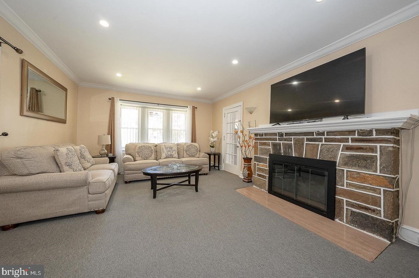 7230 Hilltop Rd, Upper Darby, PA 19082