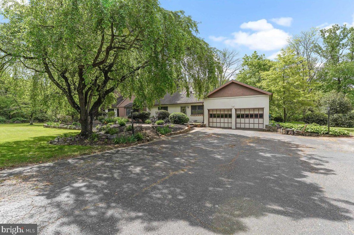 1522 Middletown Rd, Glen Mills, PA 19342