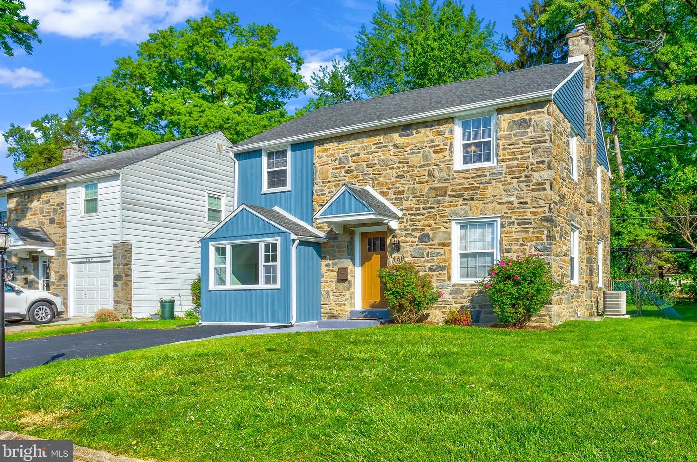 460 Maplewood Rd, Coal Township, PA 19064
