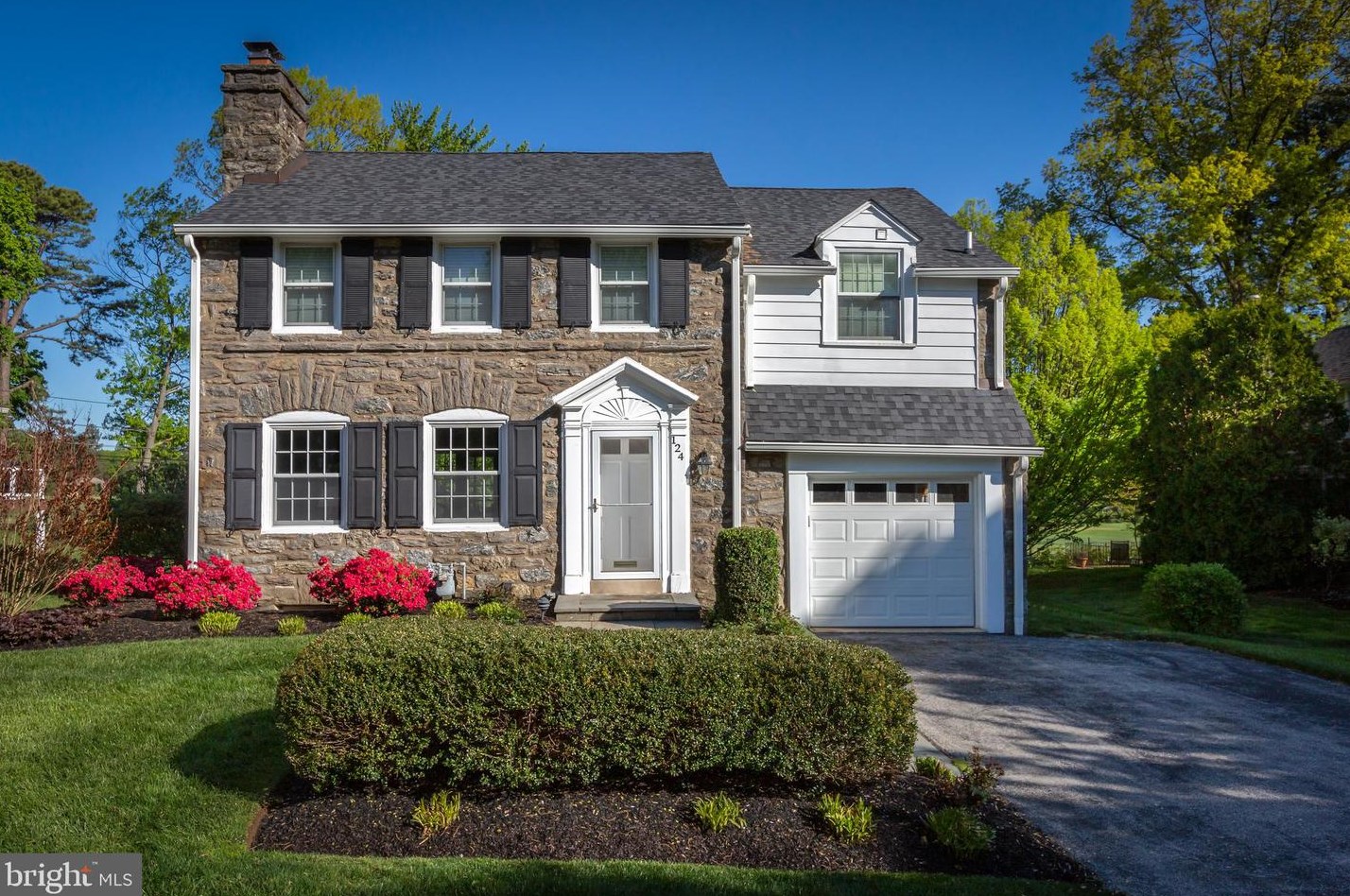 124 Golfview Rd, Ardmore, PA 19003