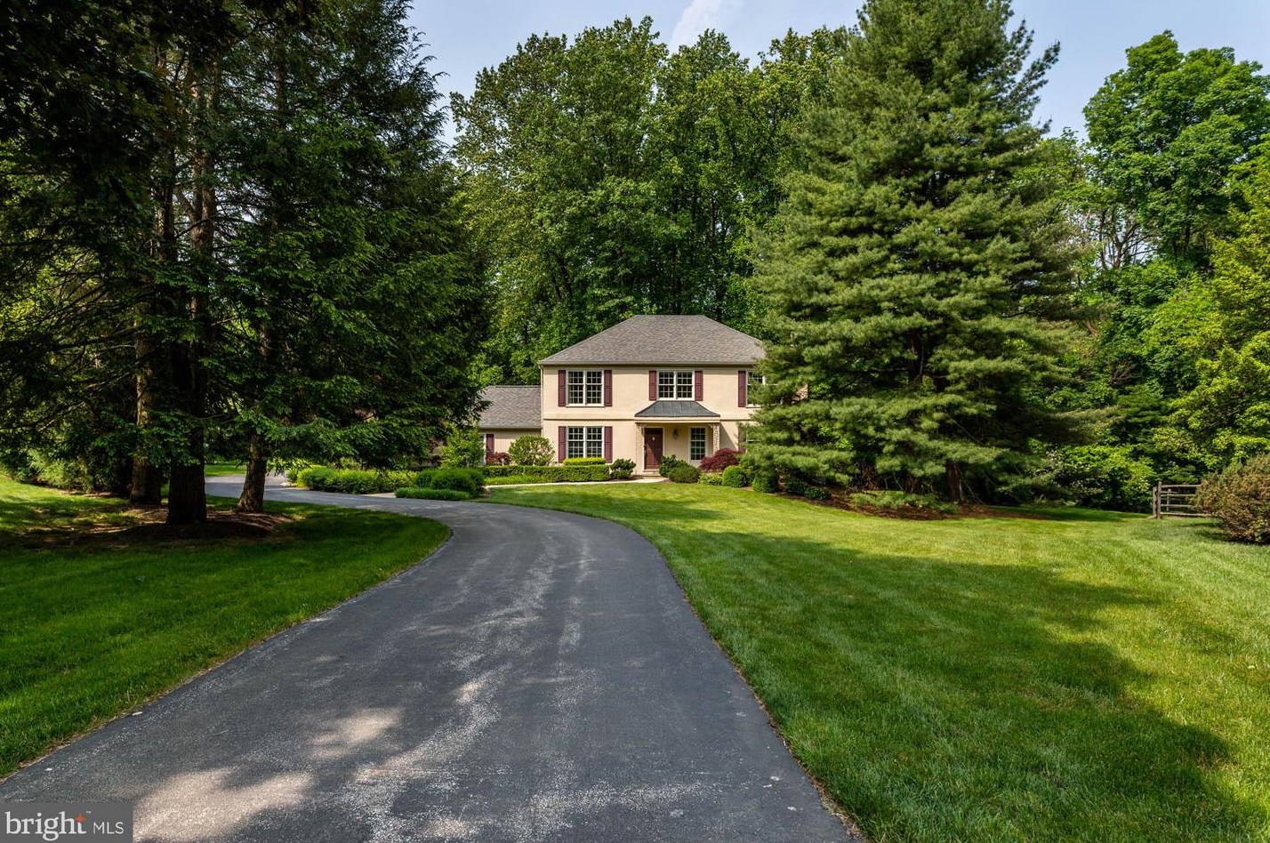 725 Larchwood Ln, Ithan, PA 19085