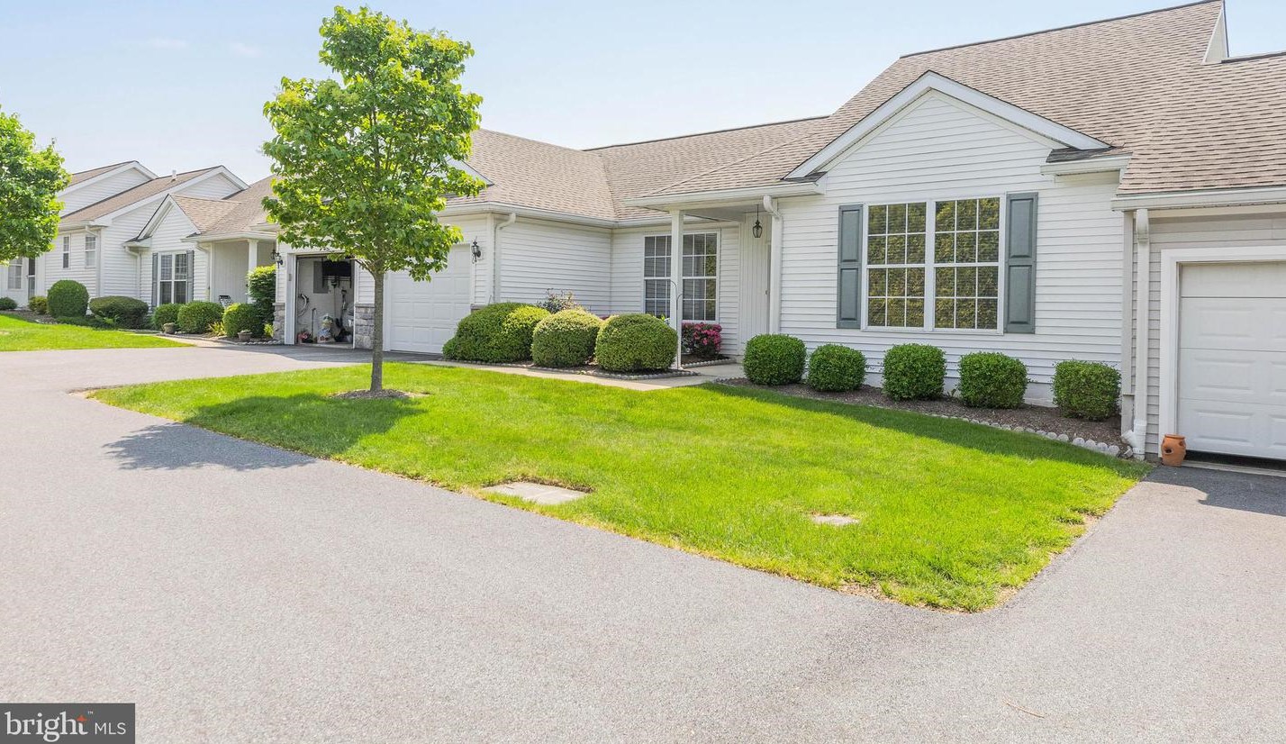 190 E Hunting Horn Ln, Glen Mills, PA 19342