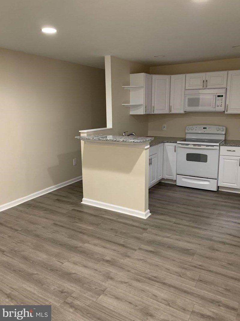 15 B 10th St #1, Boothwyn, PA 19061