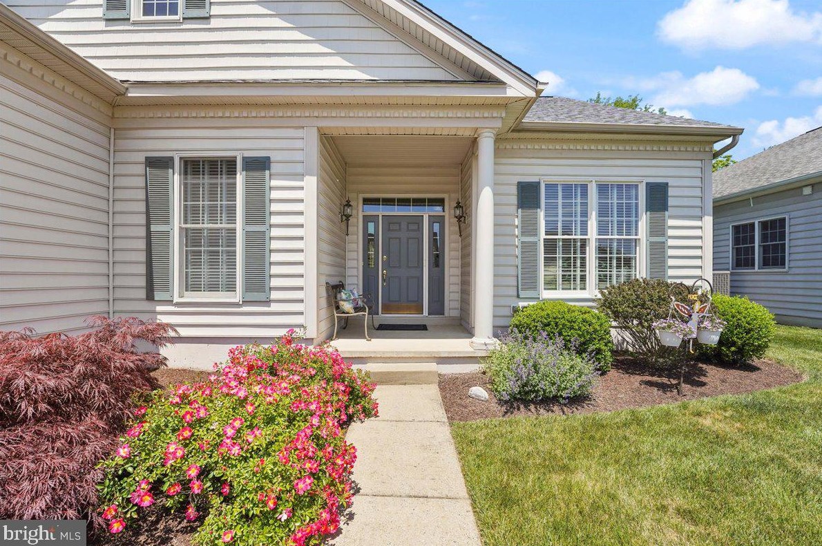 31 Hutton Ln, Boothwyn, PA 19061