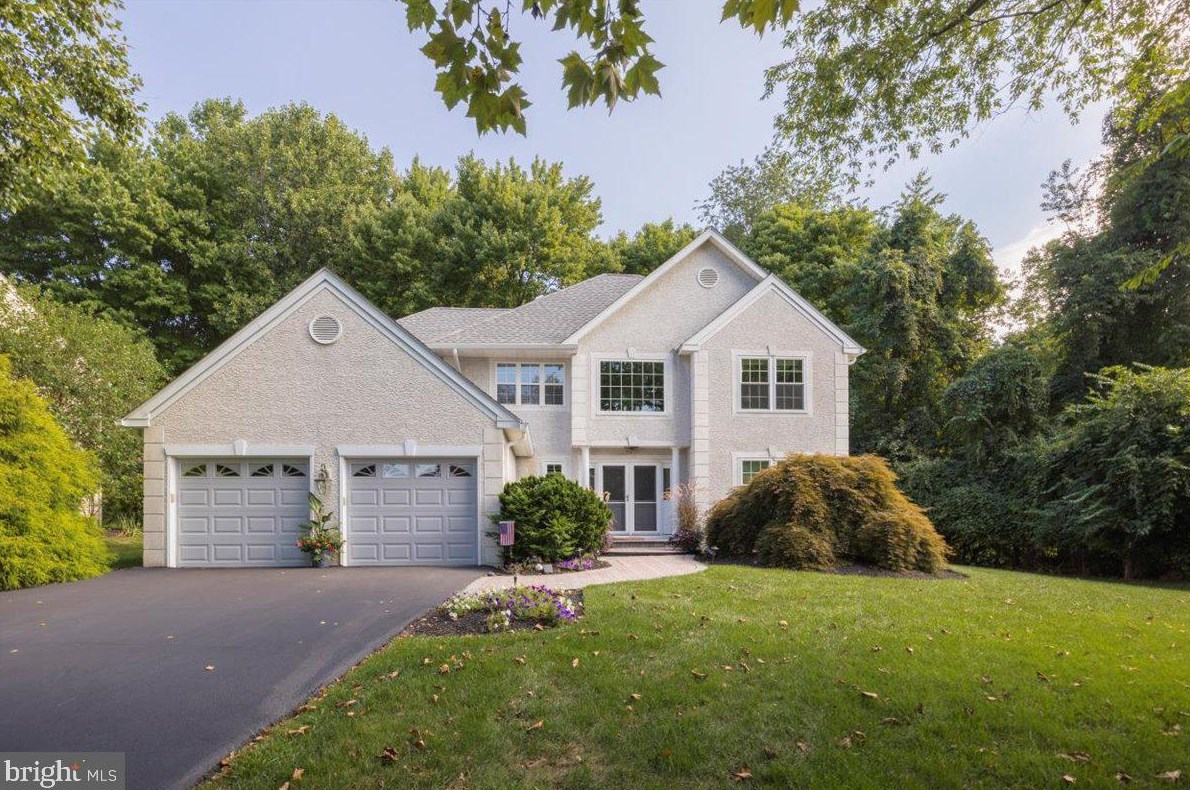 1412 Colonial Dr, Boothwyn, PA 19060