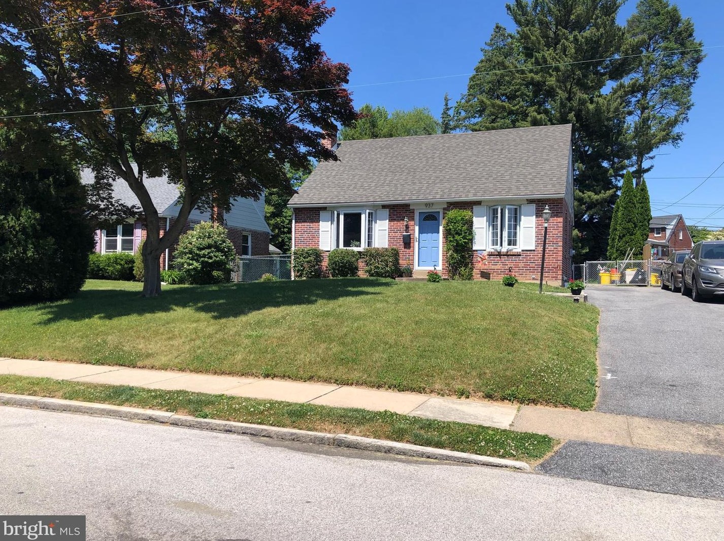 937 Greenbriar Ln, Coal Township, PA 19064