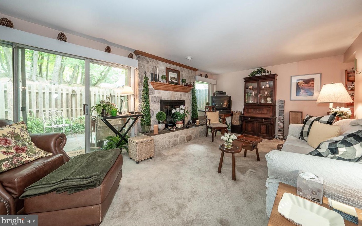 302 Belpaire Ct, Newtown Square, PA 19073