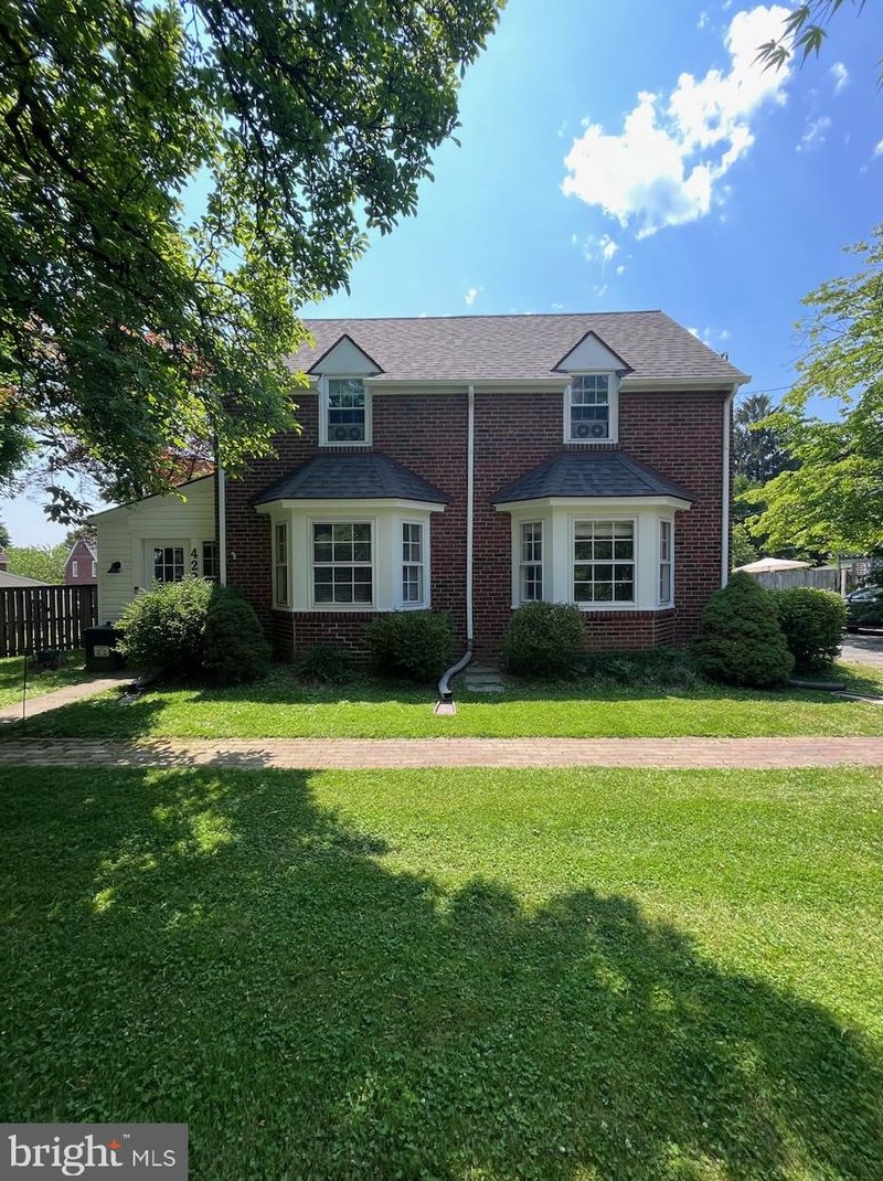 422 N Providence Rd, Coal Township, PA 19063