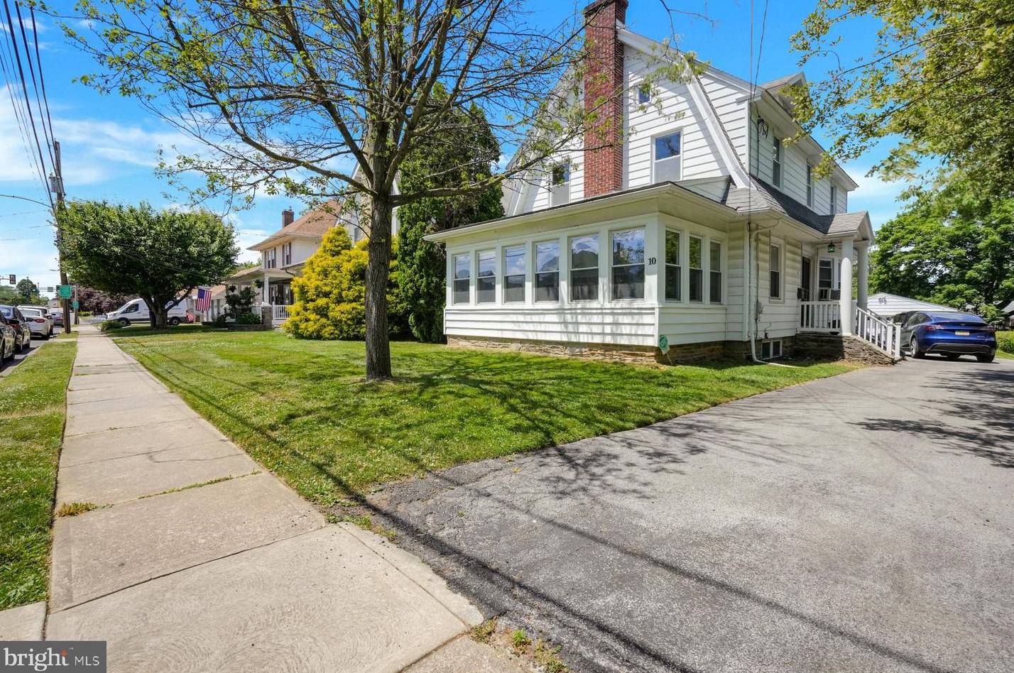 10 Lincoln Ave, Pittsburgh PA  15205-2748 exterior