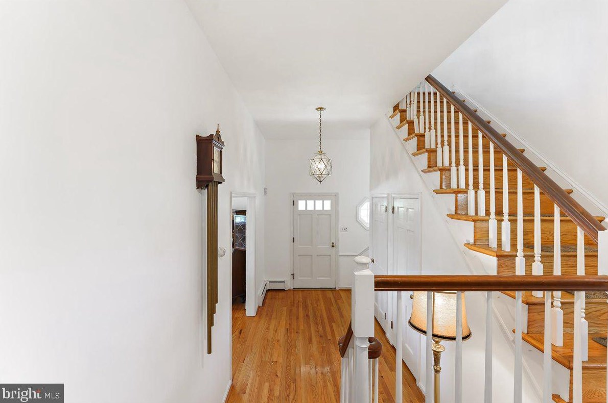 332 Crum Creek Ln, Newtown Square, PA 19073