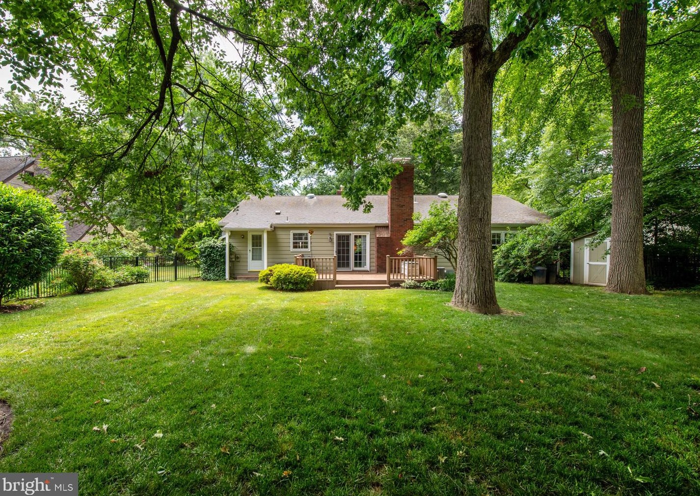 20 Frst Ln, Swarthmore PA 19081-1203 exterior