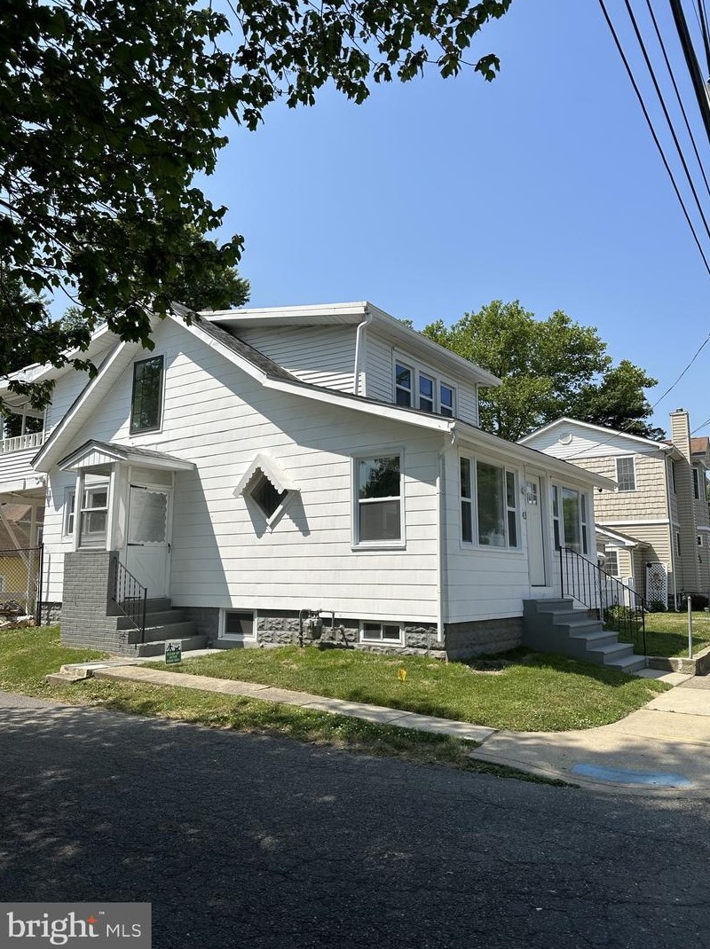 43 W Laughead Ave, Boothwyn, PA 19061