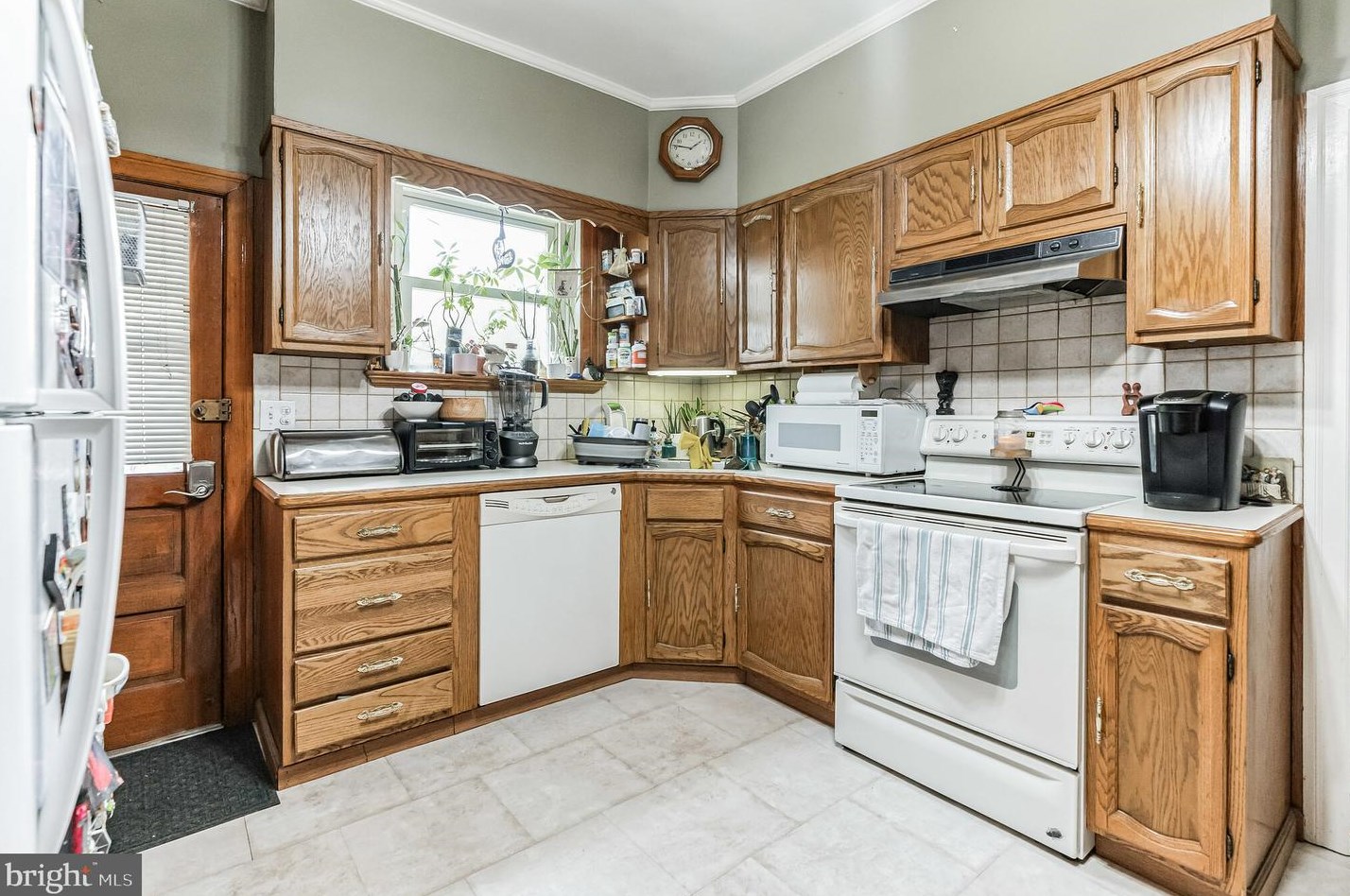 325 Brighton Ter, Holmes PA  19043-1010 exterior