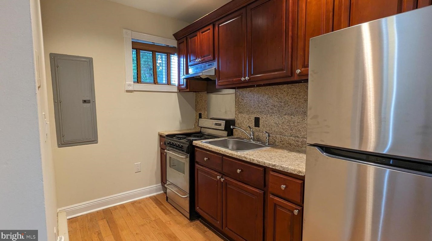 306 S 4th St, Darby, PA 19023