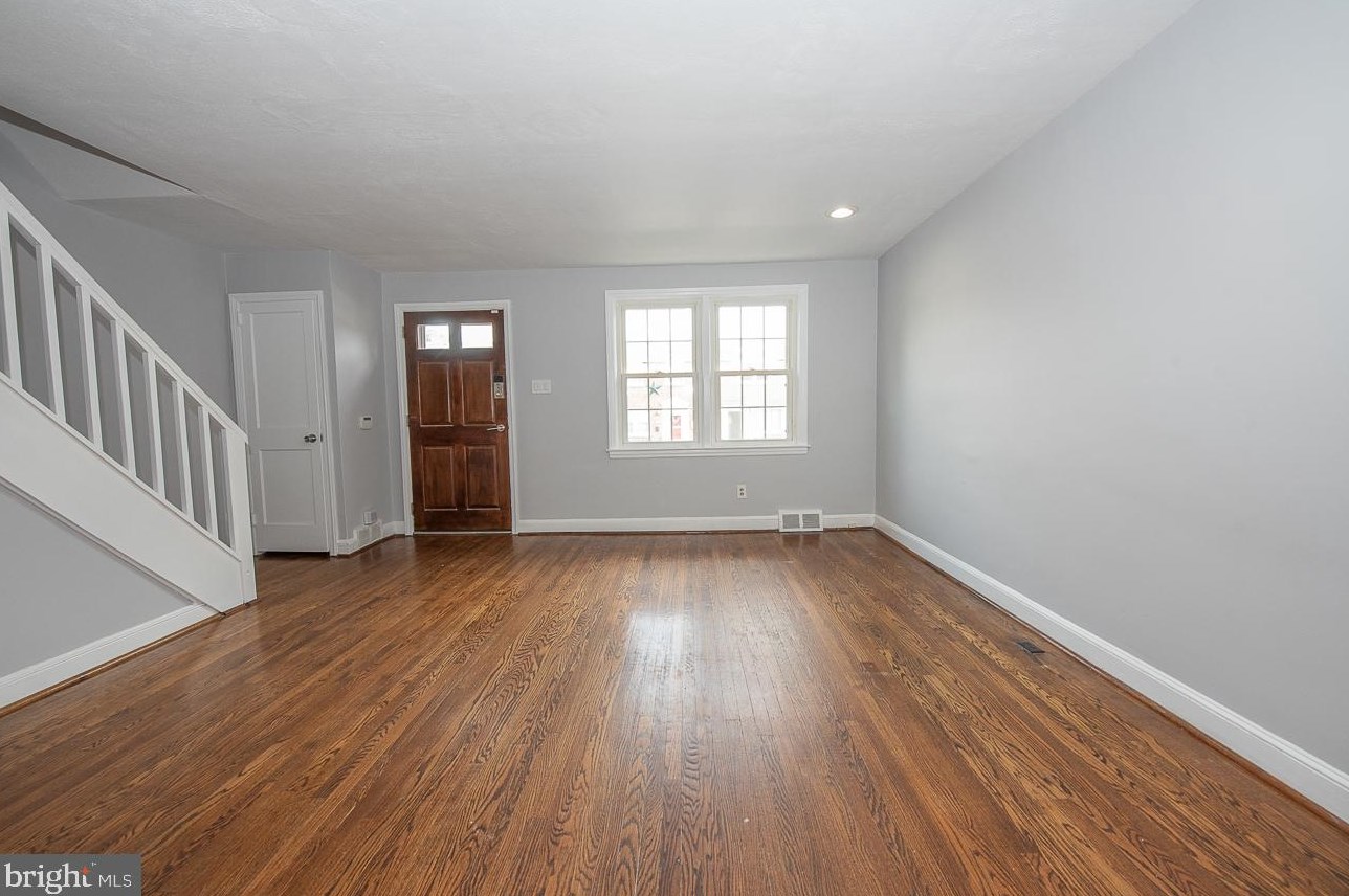 84 Harwood Ave, Upper Darby PA  19082-1009 exterior