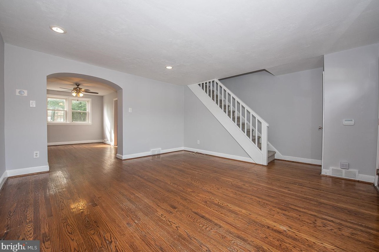 84 Harwood Ave, Upper Darby PA  19082-1009 exterior