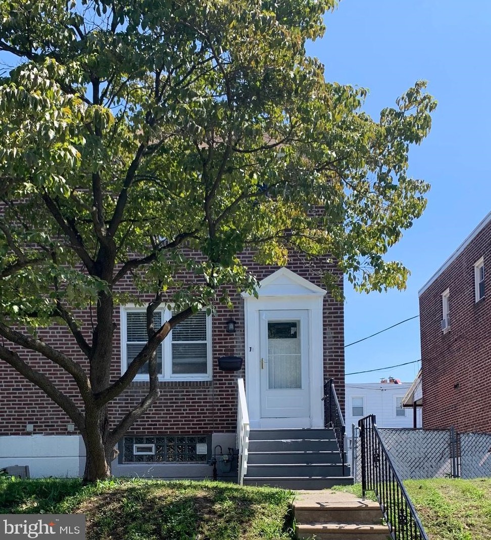 71 Frances Ave, Sharon Hill, PA 19079-1910