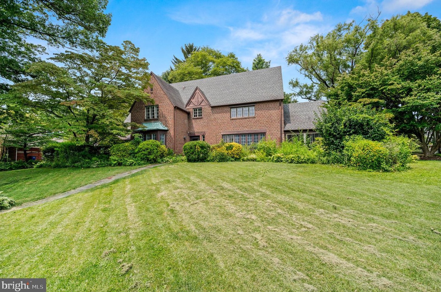 660 Parrish Rd, Swarthmore, PA 19081-1005
