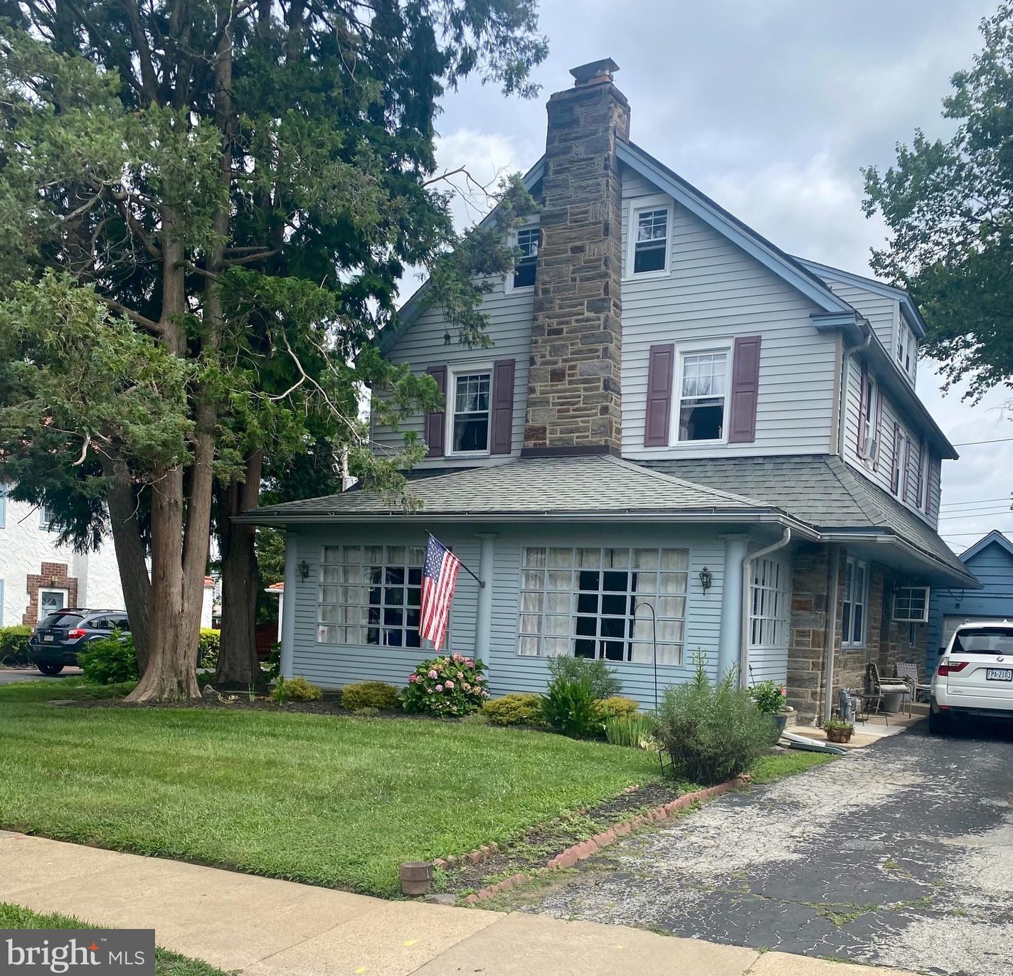 459 Irvington Rd, Oakview, PA 19026