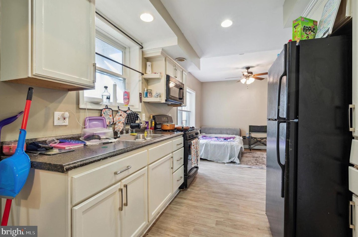 217 8th St, Chester PA 19013-4221 exterior