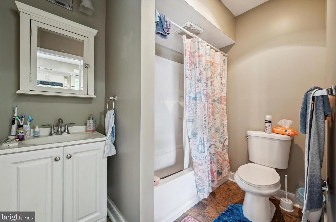 217 8th St, Chester PA 19013-4221 exterior