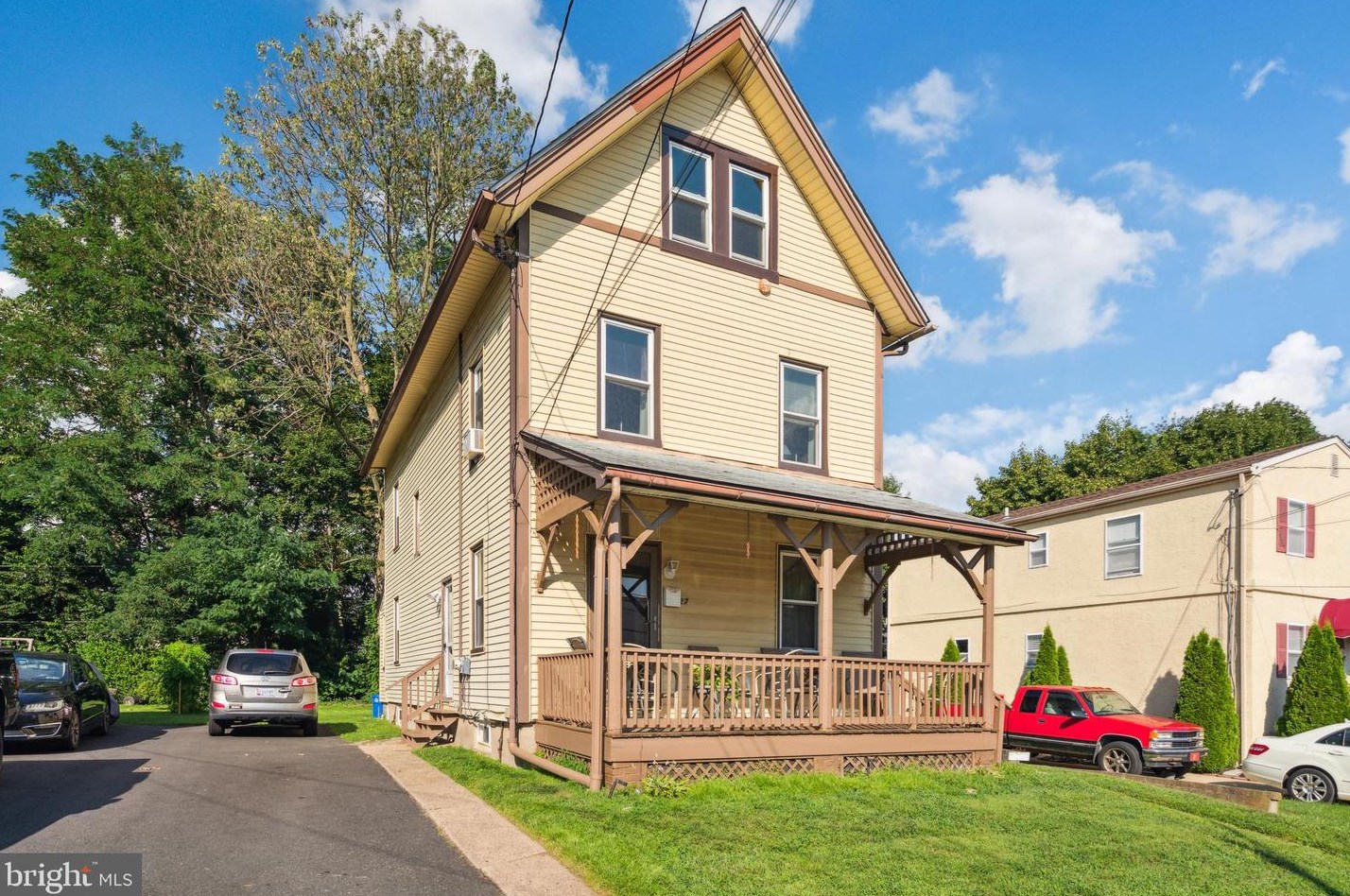 27 Broad St, Rutledge, PA 19070-1534