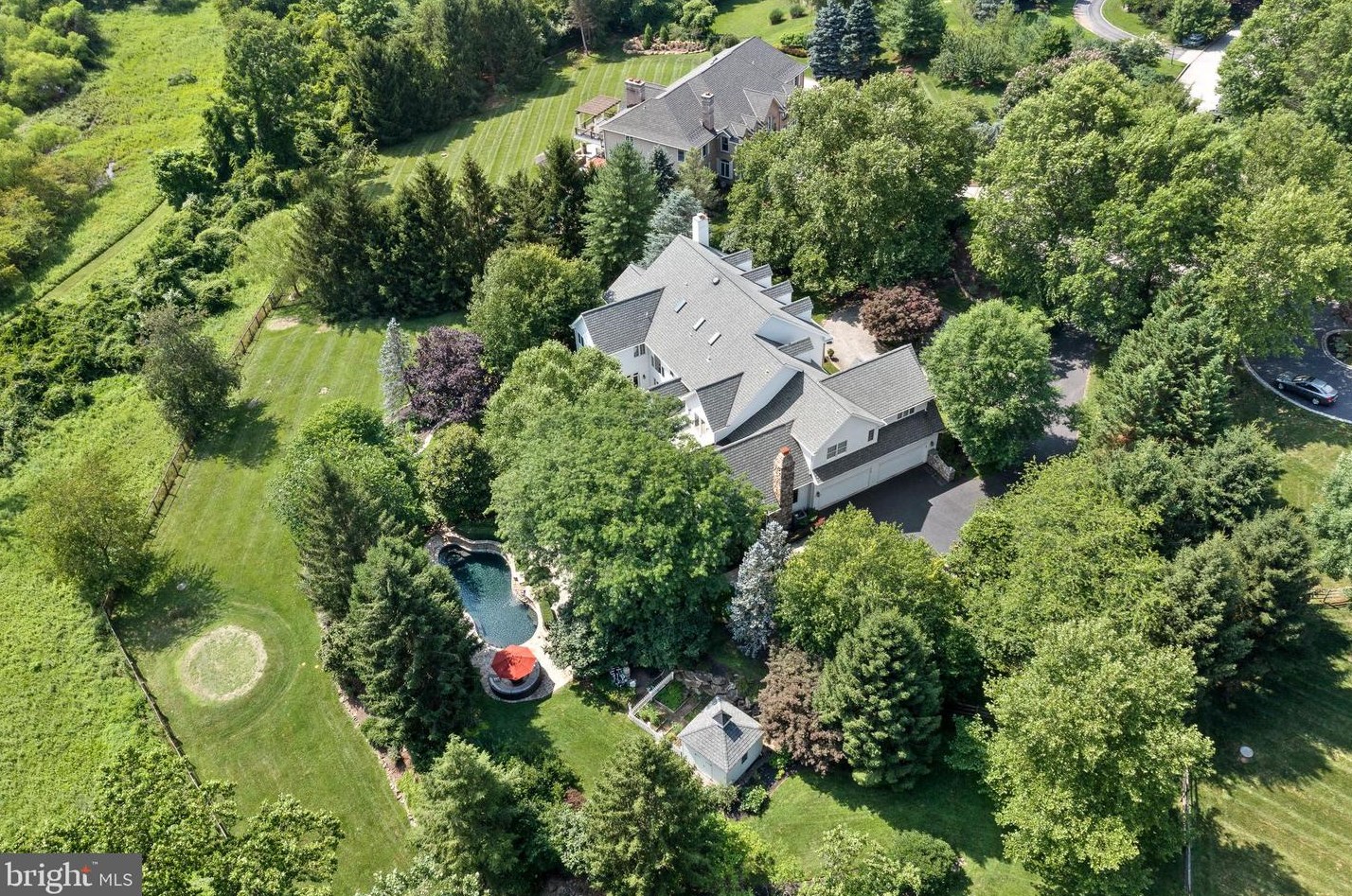 4 Iddings Ln, Newtown Square, PA 19073