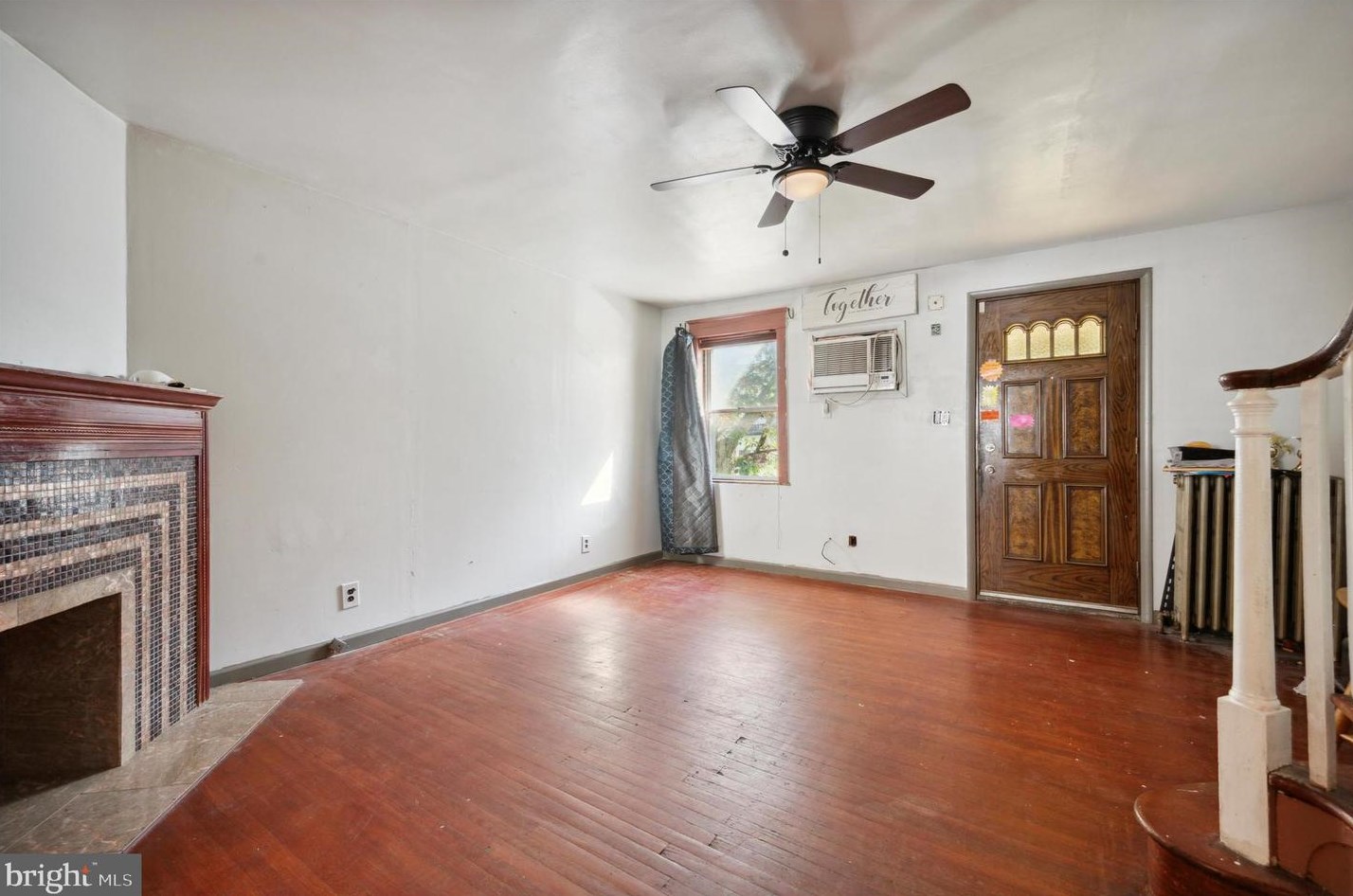 227 Laurel Rd, Sharon Hill, PA 19079