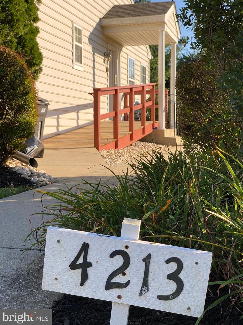 4213 Somerset Ln, Chester, PA 19014-3013