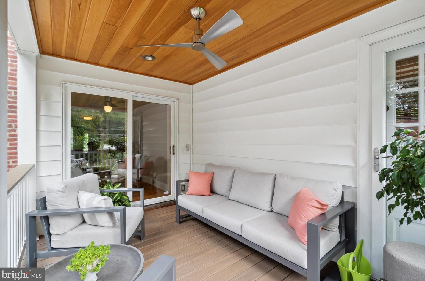 702 Powder Ml Ln, Penn Wynne PA 19096-4036 exterior