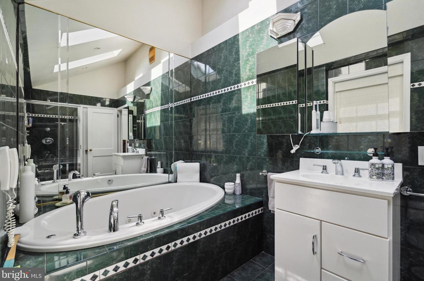 702 Powder Ml Ln, Penn Wynne PA 19096-4036 exterior