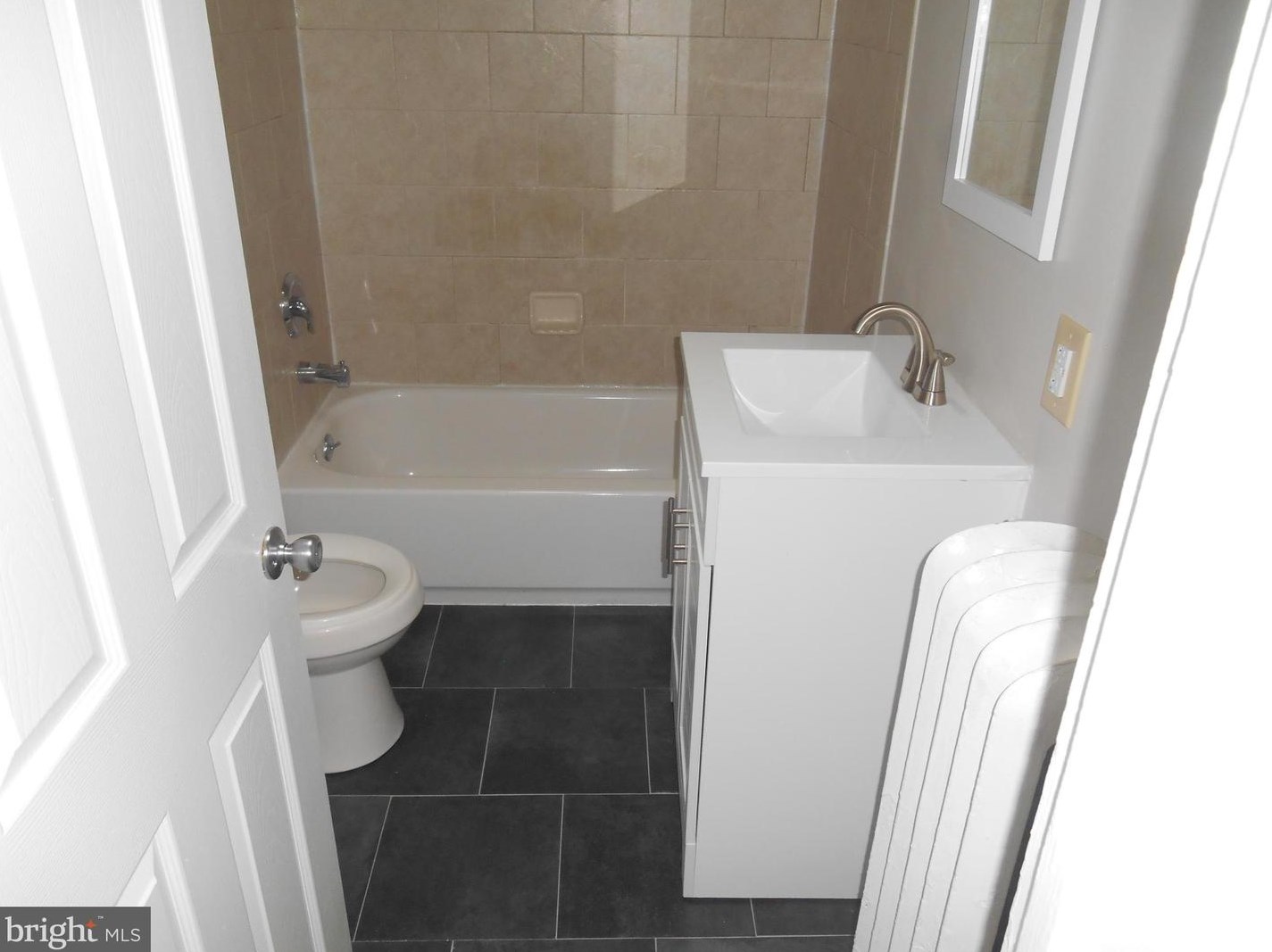 561 Littlecroft Rd, Upper Darby PA 19082-5226 exterior