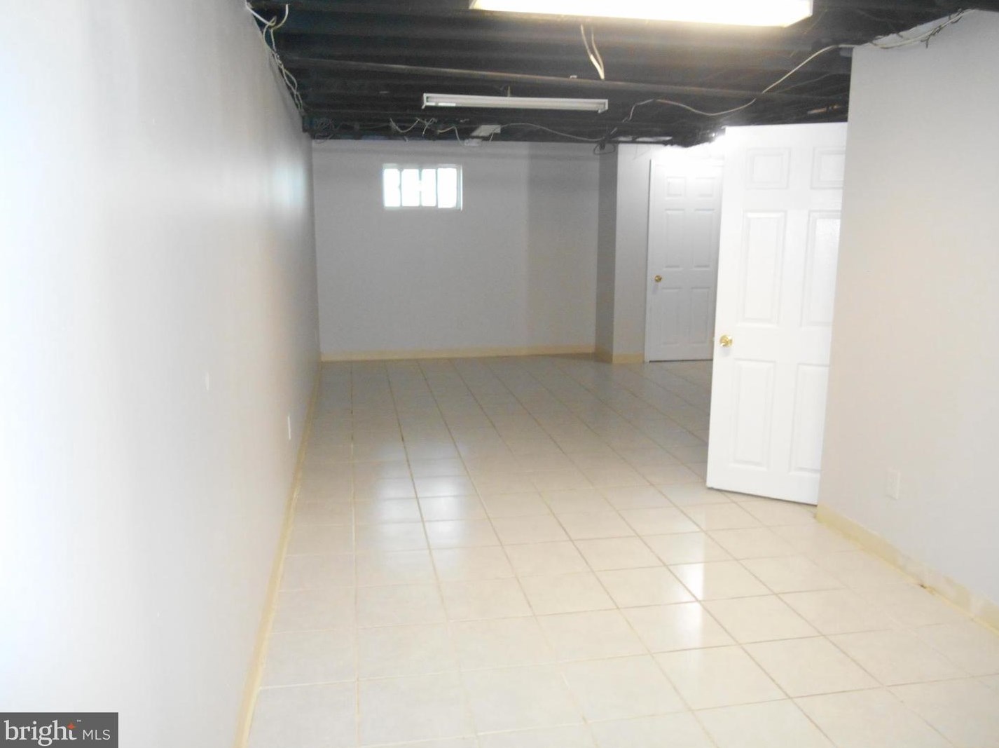 561 Littlecroft Rd, Upper Darby PA 19082-5226 exterior