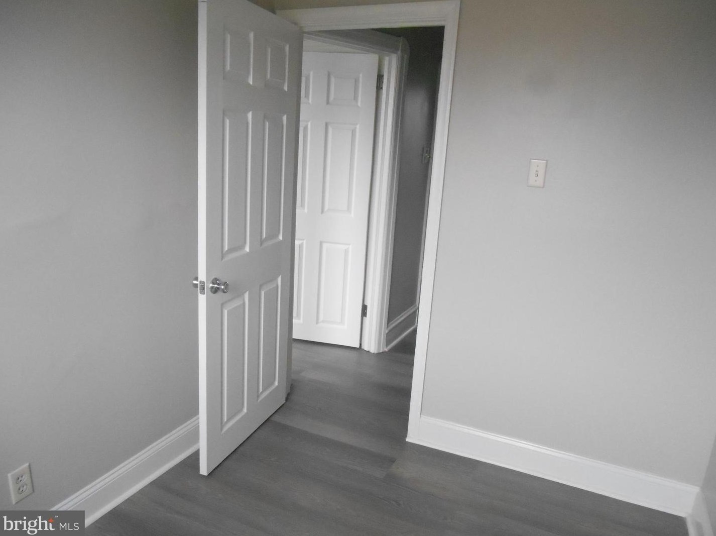 561 Littlecroft Rd, Upper Darby PA 19082-5226 exterior