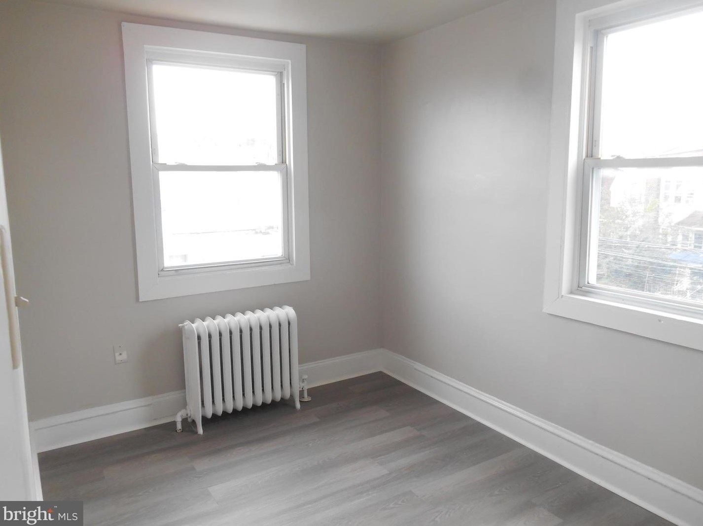 561 Littlecroft Rd, Upper Darby PA 19082-5226 exterior