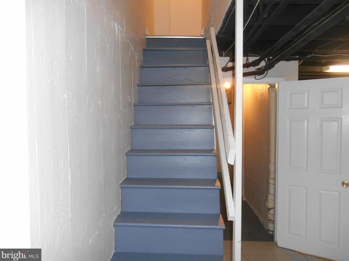 561 Littlecroft Rd, Upper Darby PA 19082-5226 exterior