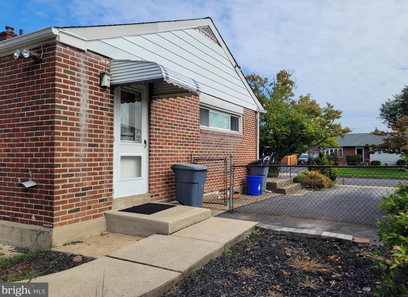 2148 Lee Ln, Chester PA 19014-2213 exterior