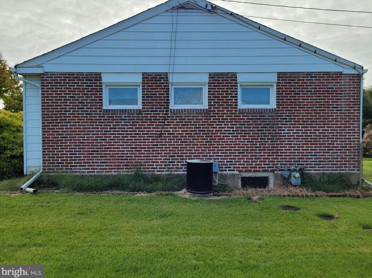 2148 Lee Ln, Chester PA 19014-2213 exterior