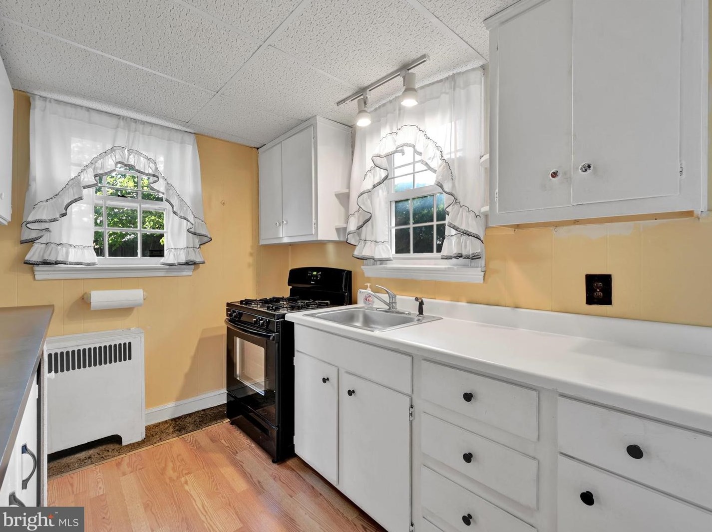 1123 Chester Pike, Chester PA 19022-1124 exterior