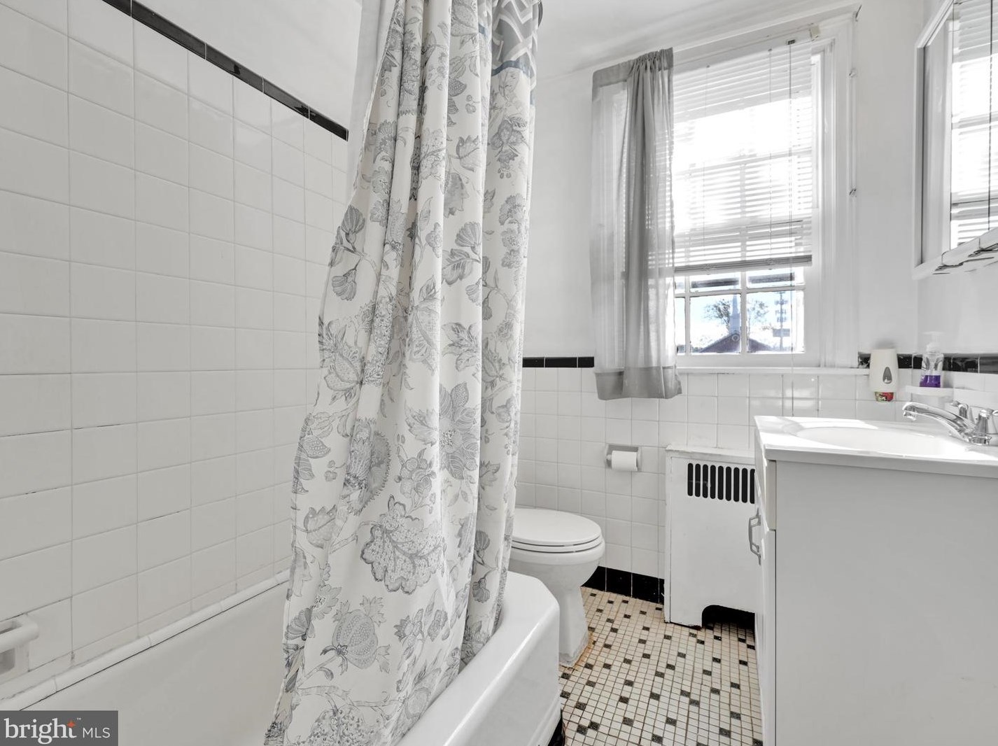 1123 Chester Pike, Chester PA 19022-1124 exterior