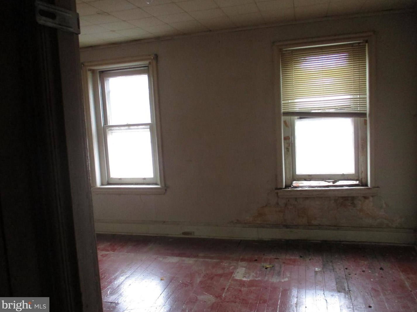 1144 Walnut St, Chester PA 19013-6135 exterior